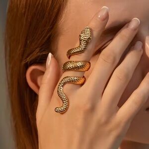 Anthropologe sepenti Gold Snake Ring adjustable